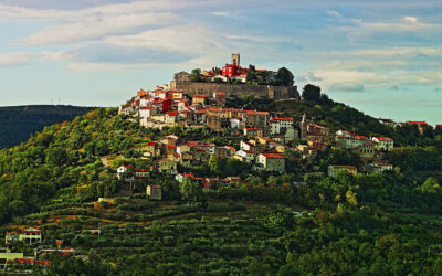 Motovun: romantické městečko na zeleném kopci
