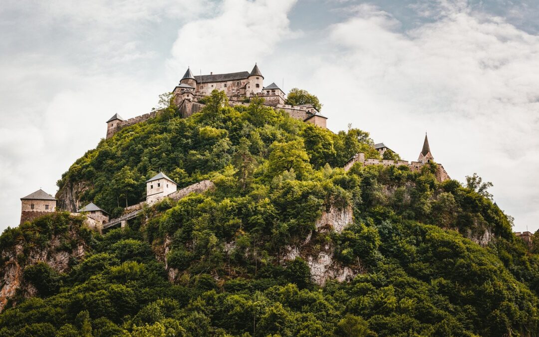 Za poklady Korutan: od hrdých hradů k tichým svatyním